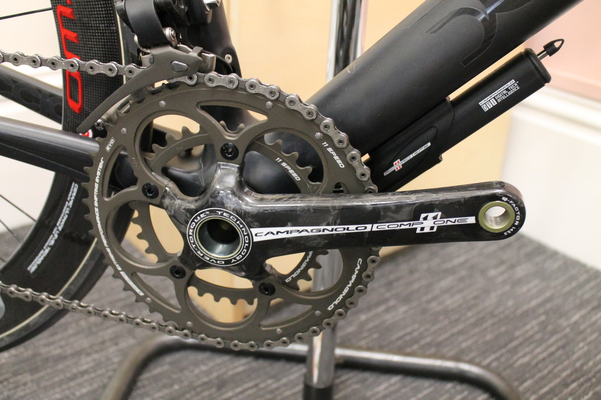 First Look: Campagnolo EPS V2 Internal Battery And Over-Torque Cranks ...